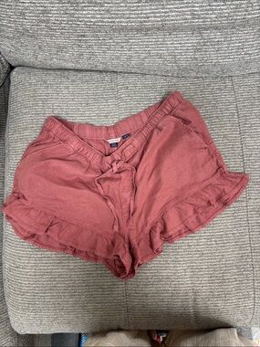 Linen ruffle bottom shorts